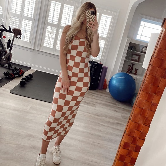 Checkered Tan and White Maxi Dress - Picture 2 of 9
